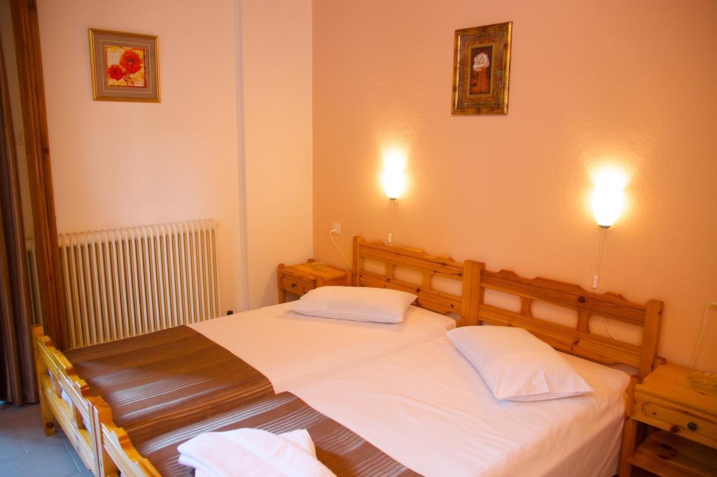 Makrirrákhi Stavroula Rooms מראה חיצוני תמונה