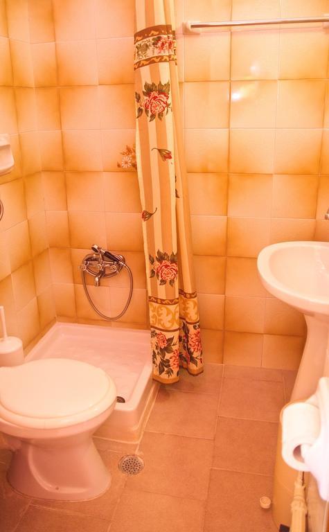 Makrirrákhi Stavroula Rooms מראה חיצוני תמונה