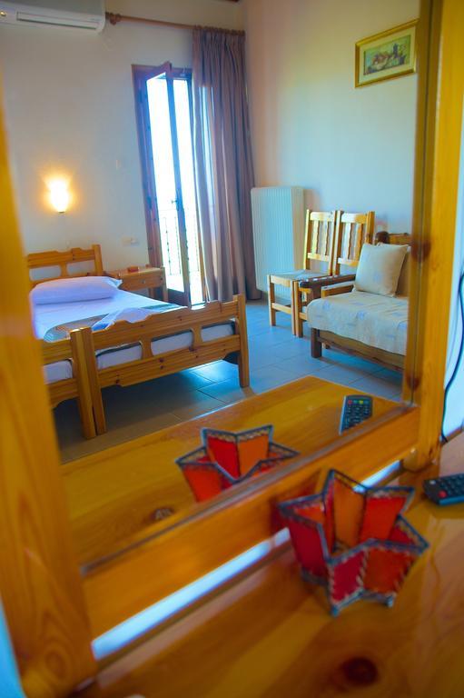 Makrirrákhi Stavroula Rooms מראה חיצוני תמונה